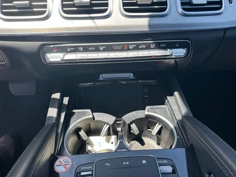 Used 2025 Mercedes-Benz GLE 350 4MATIC w/ Driver Assistance Package image 12