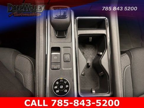 Used 2025 Nissan Pathfinder SV image 12