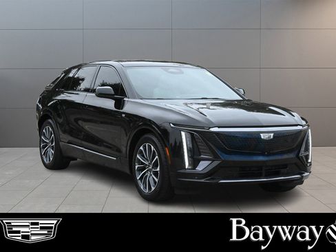 Certified 2024 Cadillac Lyriq Sport image 3