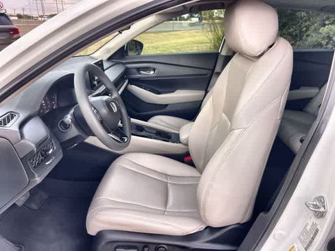 Used 2023 Honda Accord EX image 11