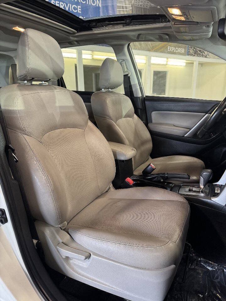 Used 2015 Subaru Forester 2.5i Limited AWD/4WD image 6
