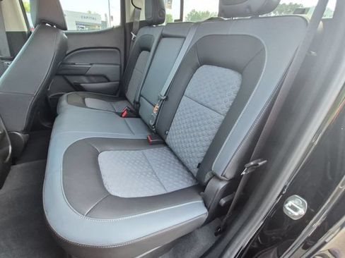 Used 2022 Chevrolet Colorado Z71 AWD/4WD image 29