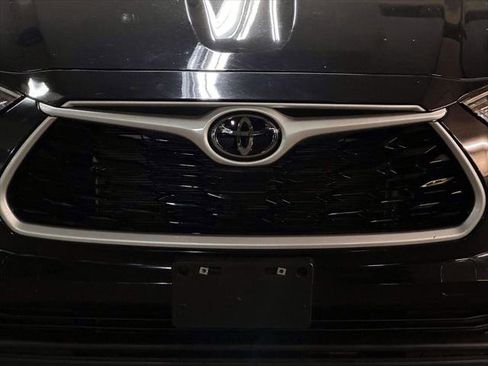 Certified 2023 Toyota Highlander LE image 7