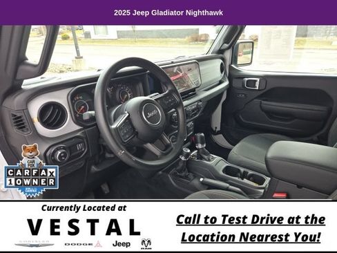 Used 2025 Jeep Gladiator Sport AWD/4WD image 13