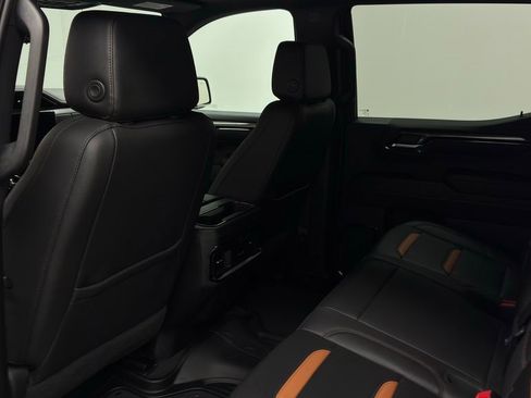 Used 2023 GMC Sierra 1500 AT4 w/ Technology Package image 42