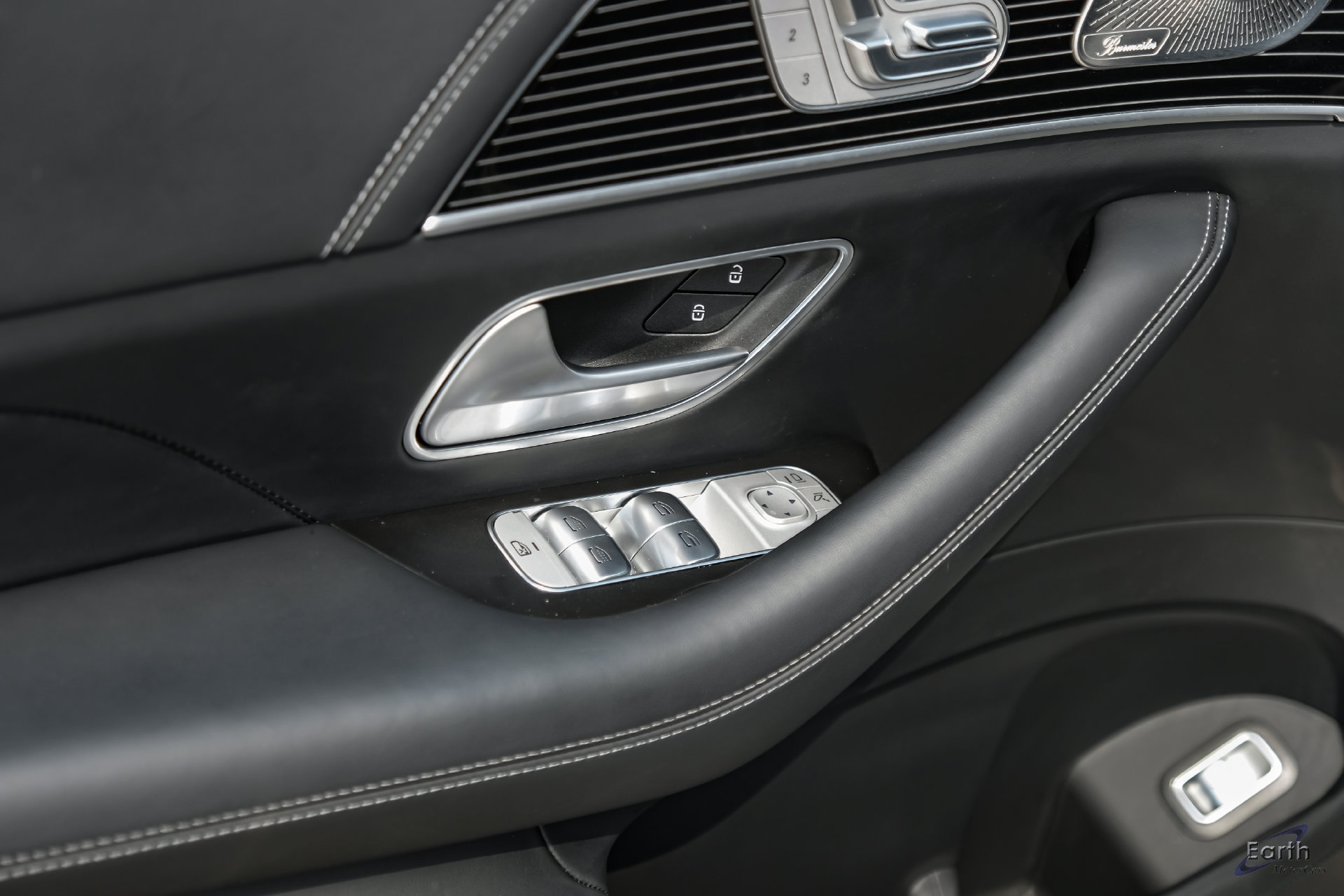 Used 2024 Mercedes-Benz Maybach GLS 600 4MATIC image 96