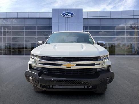 Used 2022 Chevrolet Silverado 1500 LT AWD/4WD image 3