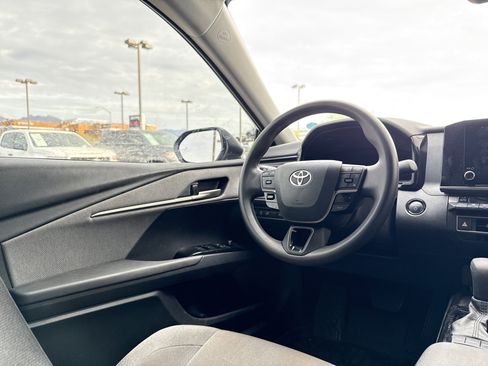 Used 2025 Toyota Camry LE image 18