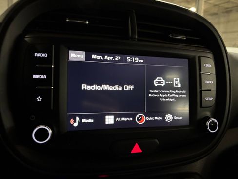 Used 2025 Kia Soul LX w/ LX Technology Package FWD image 20