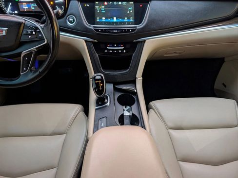 Used 2017 Cadillac XT5 FWD image 37