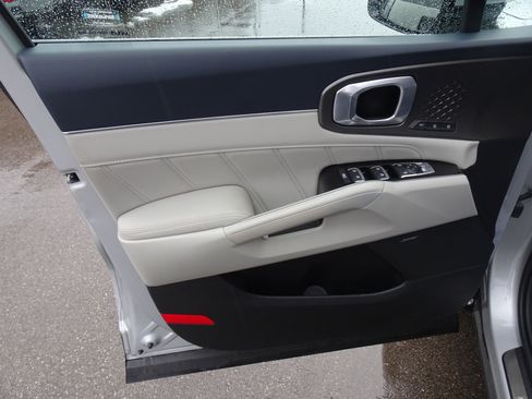 Used 2023 Kia Sorento SX Prestige image 12