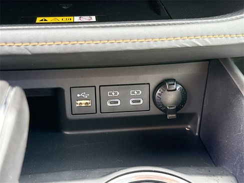 Used 2023 Toyota Highlander Bronze Edition image 17