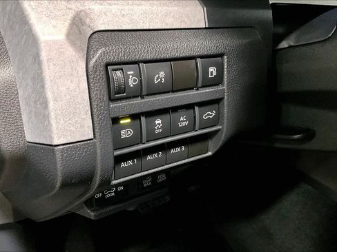 Used 2024 Toyota Tacoma Trailhunter Hybrid Double Cab image 31