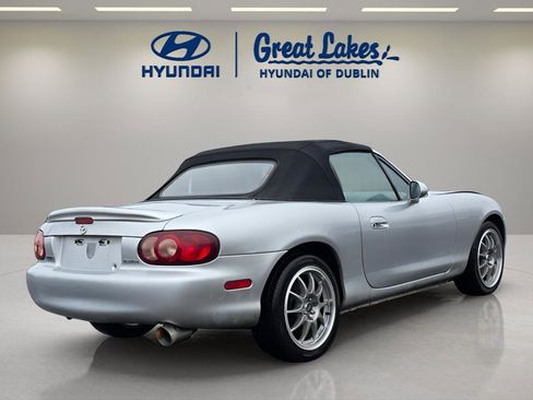 Used 2005 MAZDA MX-5 Miata LS image 5