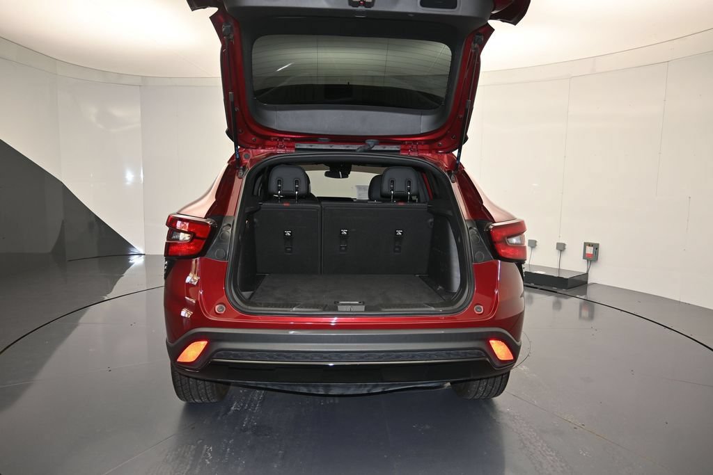 Used 2024 Chevrolet Trax RS w/ Driver Confidence Package FWD image 24