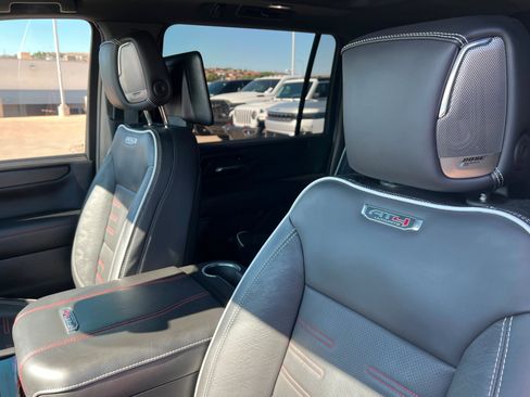 Used 2025 GMC Yukon XL AT4 Ultimate AWD/4WD image 17