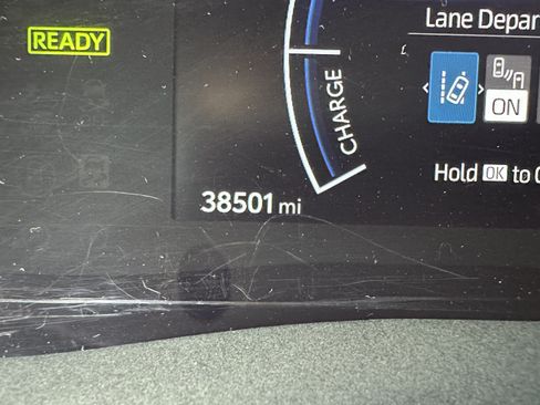 Used 2025 Toyota Camry LE FWD image 23