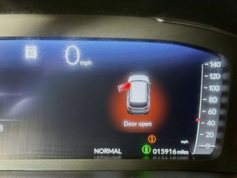 Used 2023 Honda Pilot Elite image 12
