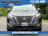 Used 2024 Nissan Rogue SV image 2