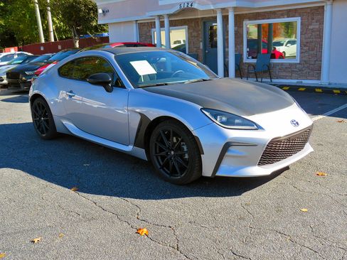 Used 2023 Toyota GR86 Premium image 7