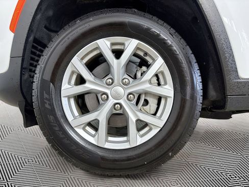 Used 2023 Jeep Grand Cherokee Limited RWD image 31