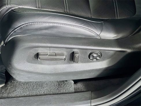 Used 2022 Honda CR-V Touring image 12