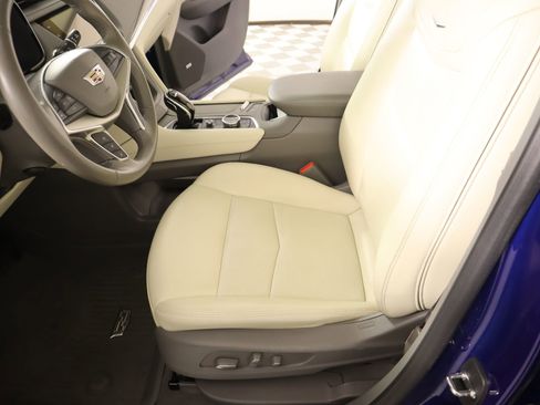 Used 2023 Cadillac XT5 Premium Luxury w/ Technology Package image 11