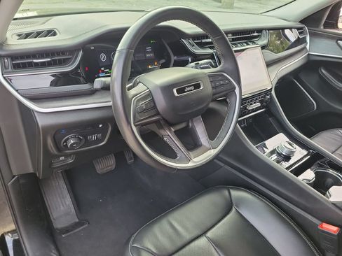 Used 2023 Jeep Grand Cherokee 4WD 4xe w/ Luxury Tech Group II image 14