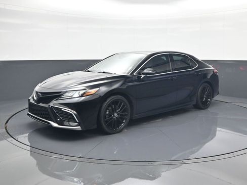 Used 2024 Toyota Camry XSE image 3