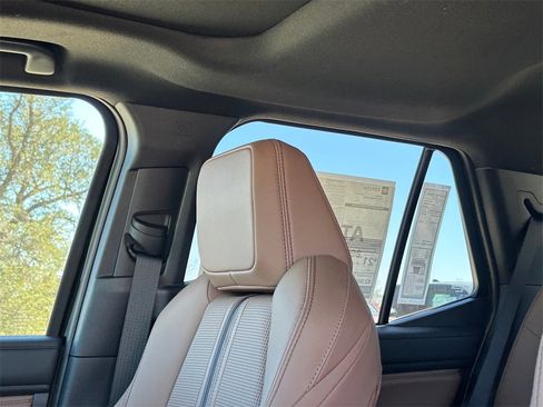 New 2025 Toyota 4Runner Limited image 12