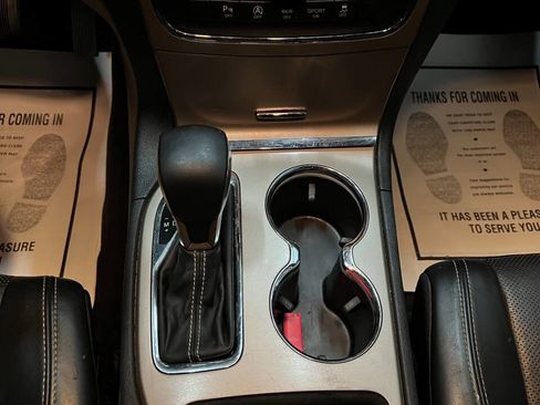 Used 2017 Jeep Grand Cherokee Limited w/ Luxury Group II image 28