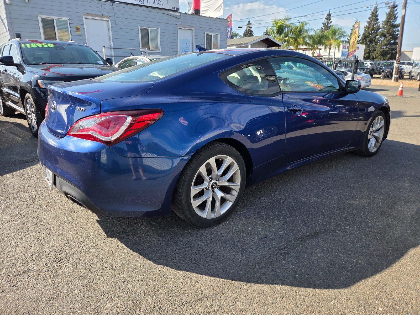 Used 2014 Hyundai Genesis 2.0T RWD image 4