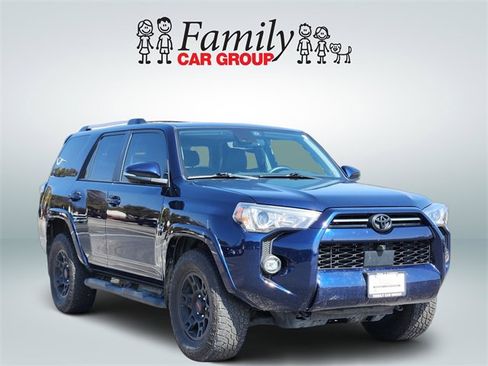 Used 2022 Toyota 4Runner SR5 Premium w/ Moonroof Package image 2