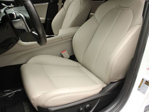 Used 2023 Genesis G70 2.0T AWD/4WD image 18