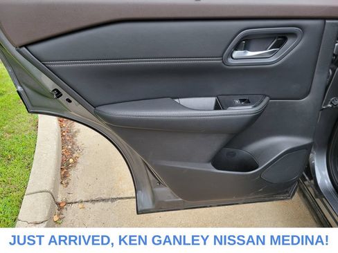 Certified 2023 Nissan Rogue SV w/ SV Premium B Package AWD/4WD image 17