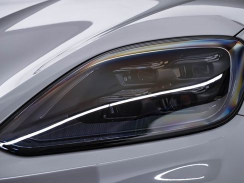 New 2025 Porsche Cayenne Turbo image 7