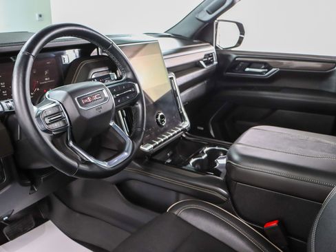 Used 2025 GMC Yukon XL Elevation w/ Elevation Premium Package image 28