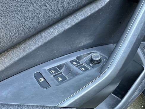 Used 2021 Volkswagen Jetta S FWD image 36