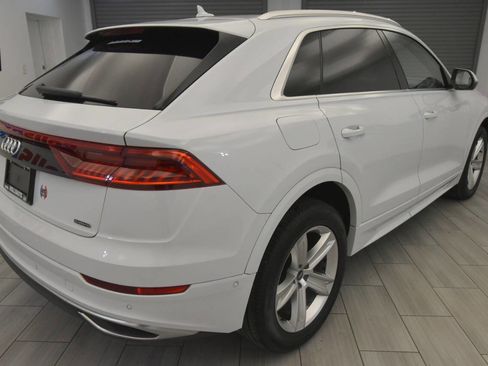 Used 2021 Audi Q8 Premium w/ Convenience Package image 5