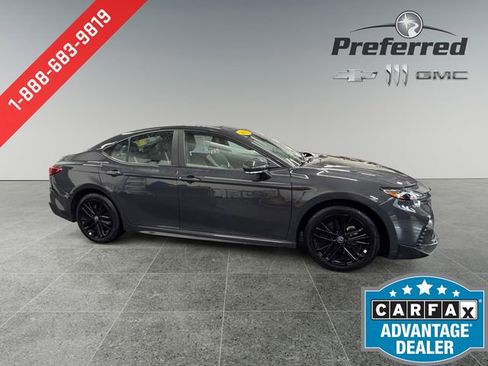 Used 2025 Toyota Camry SE AWD/4WD image 9