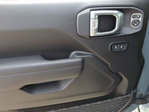 Used 2024 Jeep Wrangler Unlimited Rubicon 4xe w/ Technology Group image 14