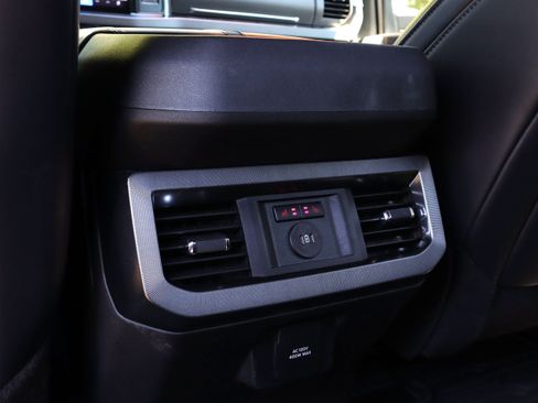 Used 2025 Ford F250 Platinum AWD/4WD image 28