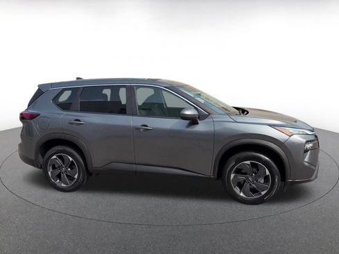 Used 2026 Nissan Rogue SV FWD image 16