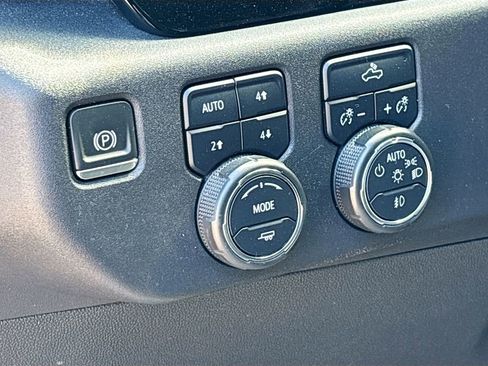 Used 2024 Chevrolet Silverado 1500 LT Trail Boss w/ Protection Package image 10