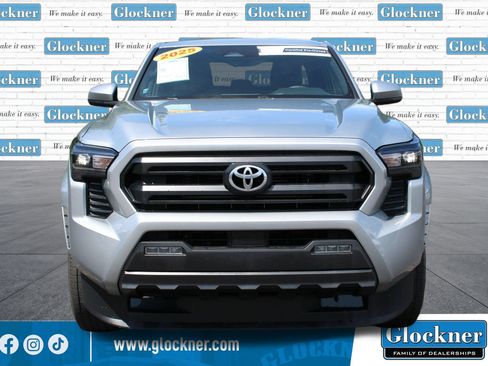 Used 2025 Toyota Tacoma SR5 AWD/4WD image 2
