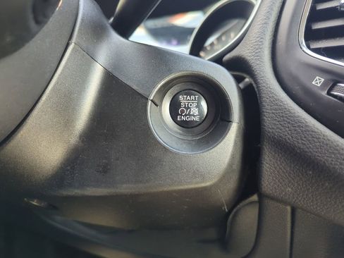 Used 2018 Jeep Compass Latitude w/ Trailer Tow Group image 24