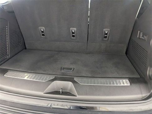 Certified 2021 GMC Yukon Denali w/ Denali Premium Package image 32