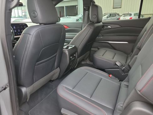 Used 2024 Chevrolet Traverse Z71 AWD/4WD image 16