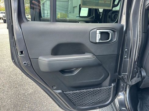 Used 2021 Jeep Gladiator Overland w/ Popular Equipment Package image 15