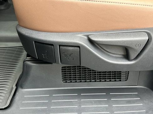 Used 2024 Toyota Grand Highlander AWD Hybrid image 42